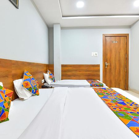 אויאיין Fabhotel Raghumani Palace מראה חיצוני תמונה